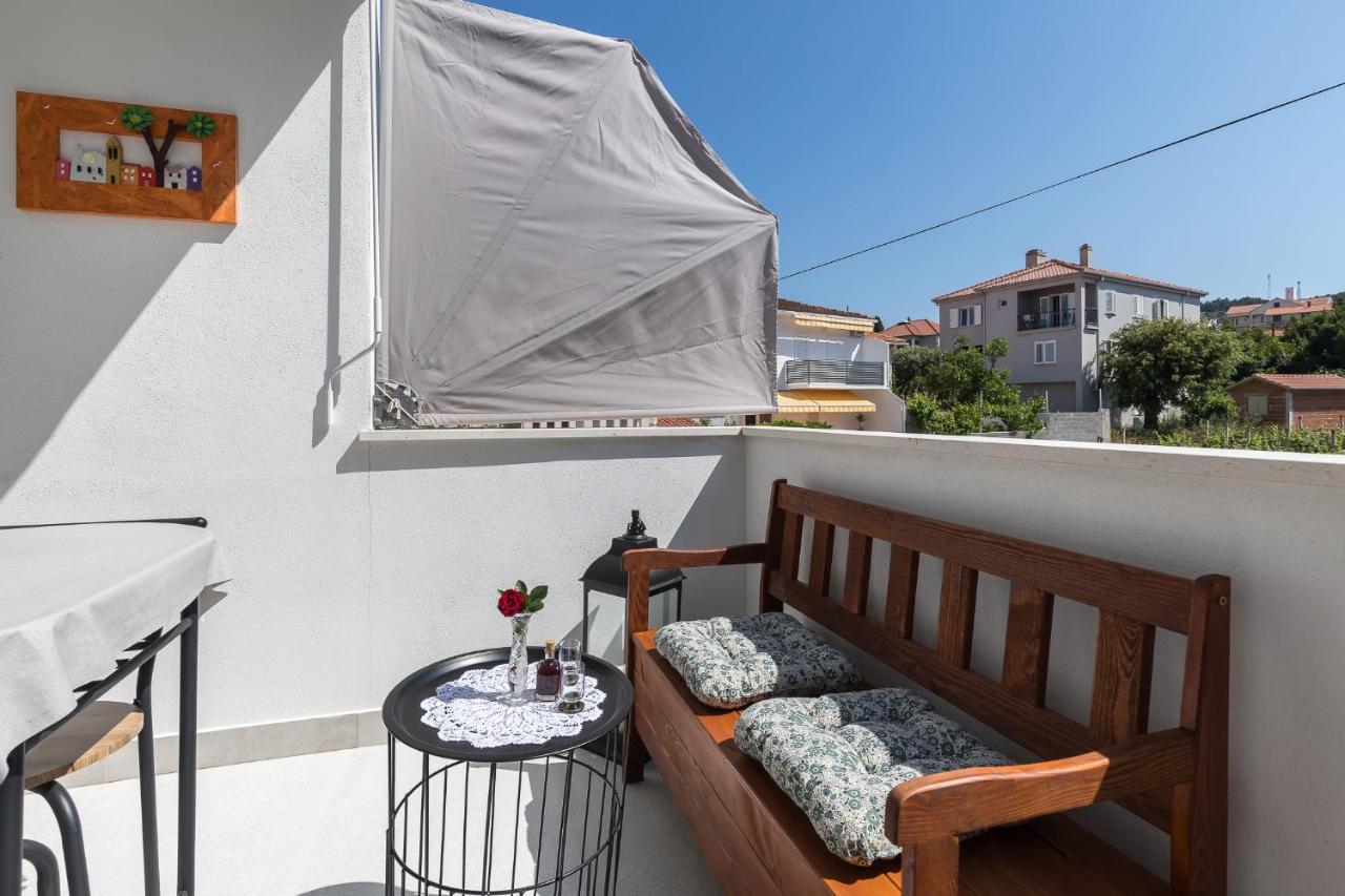 Apartment M&J Supetar Exterior photo